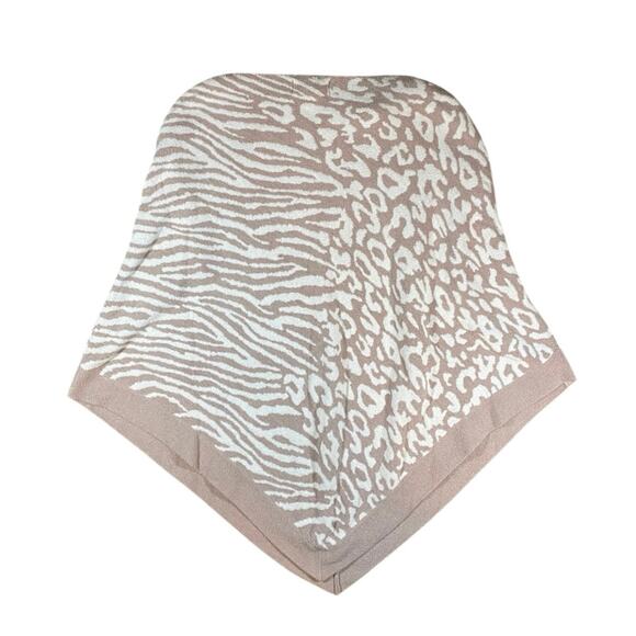 Barefoot Dreams Cozychic UltraLite Animal Print Poncho NWT - OS - Picture 4 of 4